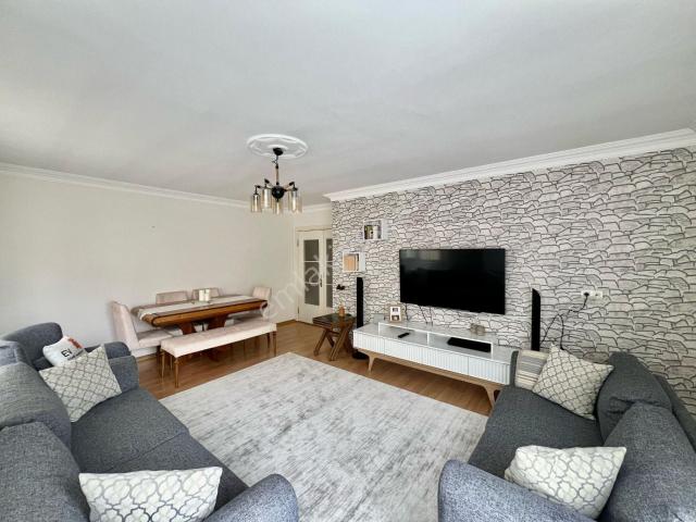 Goldhouse Dan Bahçelievler Cumhuriyet Te Site İçi 3+1 Geniş Daire