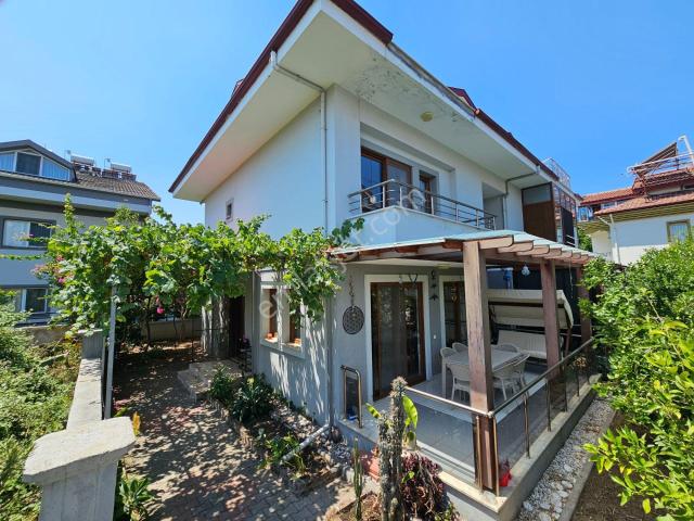 Goldhouse Dan Kiralık Denize Yürüme Mesafesinde Kısa Dönem 4+1 İkiz Villa