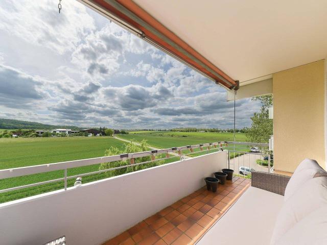 Goldrichtig ! Stadtwohnung mit Blick über Felder und Wiesen