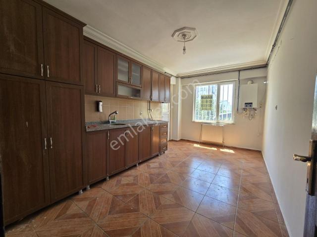 Göletli Park Karşısı Kiralık 3+1 Daire 1 Odası Kapalı