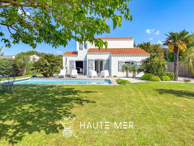 GOLF Prolongez les vacances toute l'année avec cette charmante villa