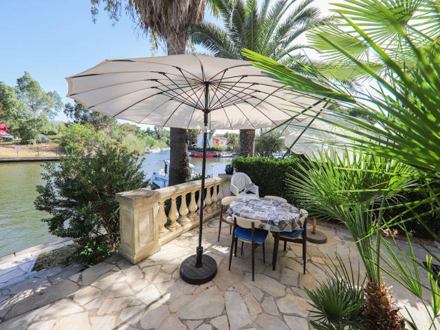 Golfe De Saint Tropez Rare Appartement En Rez De Jardin Ama. 62m² Grimaud