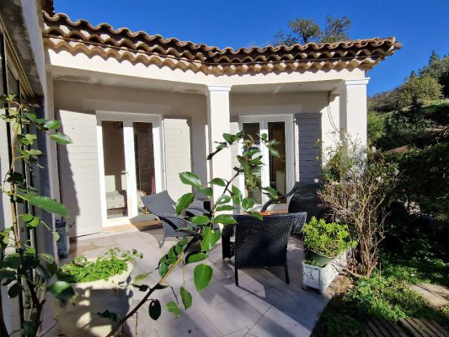 Golfe de St Tropez villa récente 205 m2 8 pièces, 5 chambres