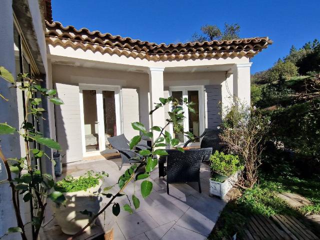 Golfe de St Tropez villa récente 205 m2 8 pièces, 5 chambres. 205m² Le Plan de la Tour