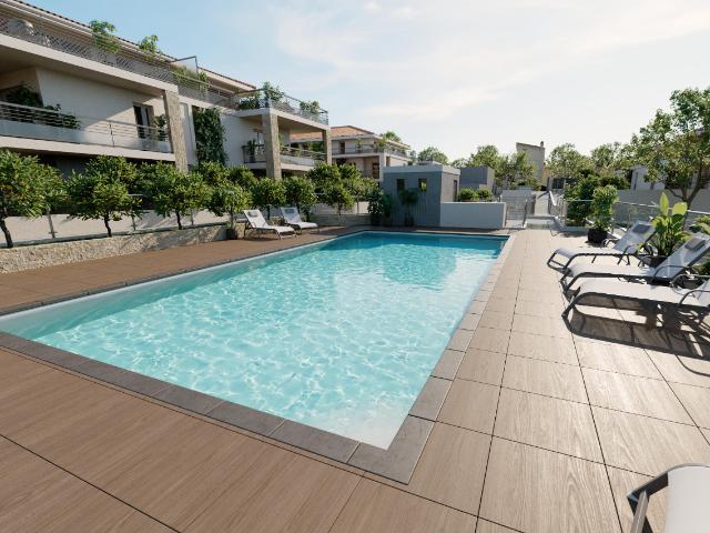 GOLFE JUAN AUTREMENT. MER À PIED. PISCINE À LA MAISON