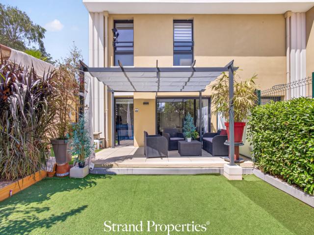 GOLFE JUAN Appartement maison récent avec deux chambres, jardin et double garage