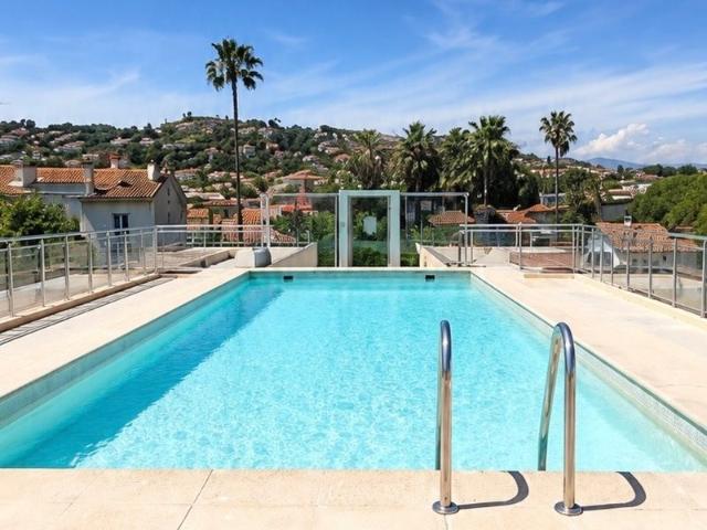 Golfe Juan Centre – Studio Meublé Avec Parking Privatif Et P. 18m² Vallauris