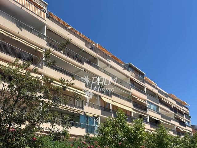 Golfe Juan centre studio meublé location de 10 mois maximum