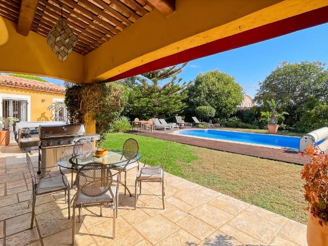 Golfe Juan – Élégante villa avec piscine et fort potentiel d'extension