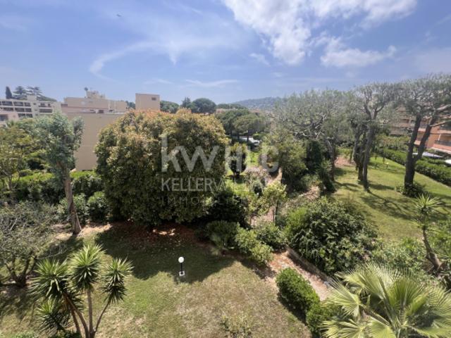 GOLFE JUAN – LUMINEUX 3/4 PIÈCES TRAVERSANT AVEC TERRASSE ET