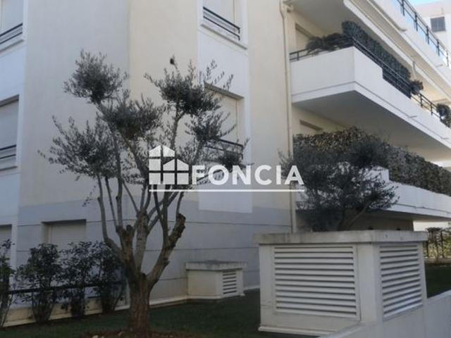 Golfe Juan proche mer et commodités dans résidence de 2011, appartement 3P de 60M2 aucun travaux à prévoir, étage élevé, calme, large terrasse