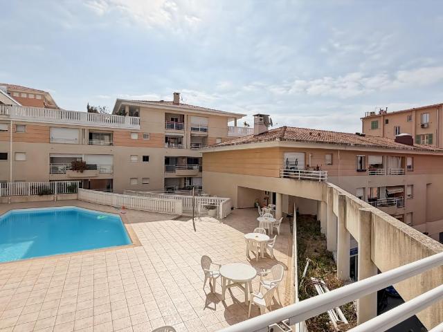 Golfe Juan – Superbe 2 pièces avec piscine à deux pas des plages