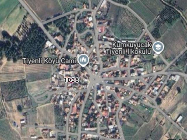 Gölmarmara Titenli Köyü'nde Satılık Avlulu Köy Evi