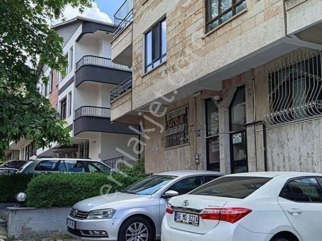 Gop Çiçekdağı Sok.da 3+1+kiler Bahçe Katı Kombili