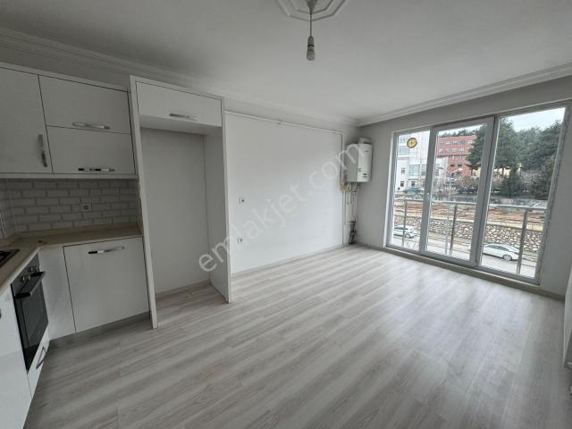 Bahçeli Çift Cepheli Balkonlu Doğalgazlı Kombilikiralık