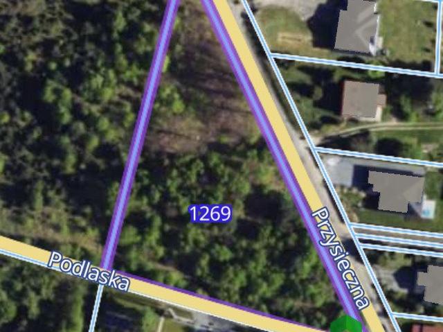 Przestronna działka 5070 m² z mediami i lasami