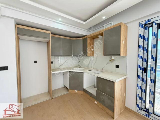 Göral Emlak'tan Havuzlu Site'de Kiralık 1+1 Daire