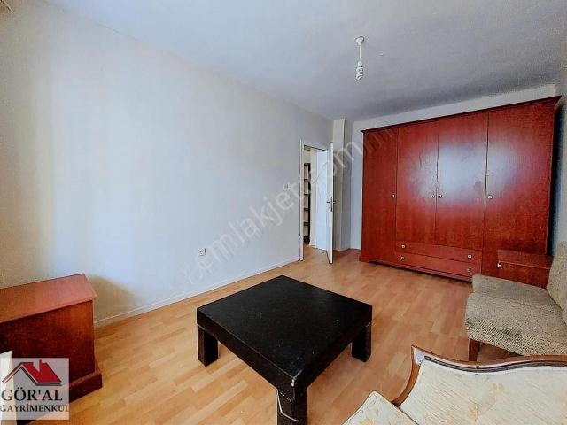 Göraldan 3+1 Düz Giriş Dikmen Caddesi Yanı Çetin Emeç Yakını Boş Daire
