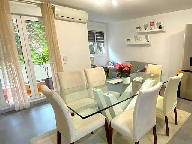 GORBIO 06500 / BEL APPARTEMENT TERRASSE + PARKING PRIVATIF