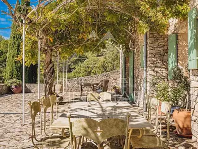 Gordes 84220 Achat / Vente maison 10 pièces t10 piscine