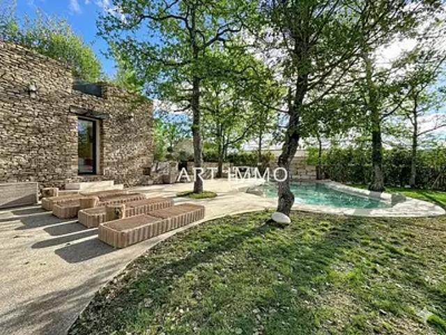 Gordes 84220 Achat / Vente maison 7 pièces t7 piscine terrasse