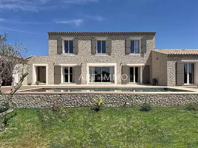 Gordes 84220 Achat / Vente maison 7 pièces t7 piscine terrasse