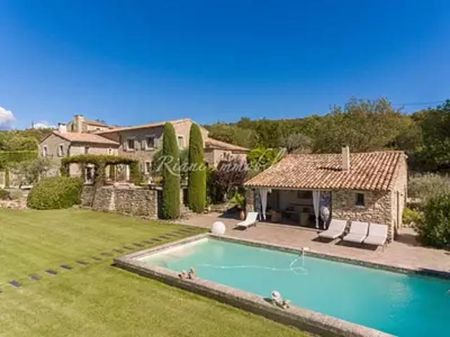 Gordes 84220 Achat / Vente maison 8 pièces t8 piscine