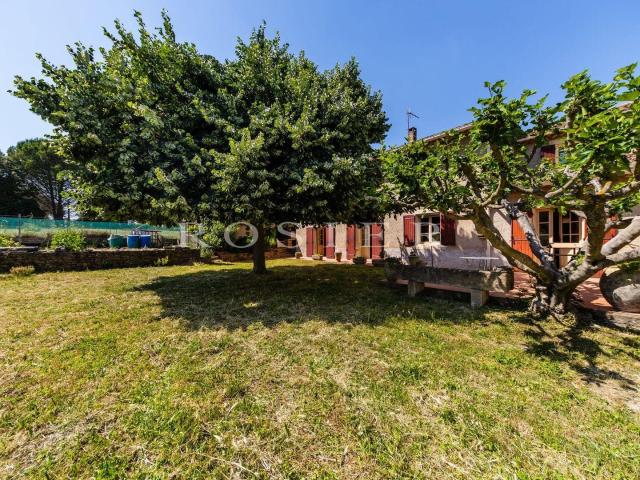 Gordes: authentique mas avec dépendances et vue sur le Lube. 209m² Gordes