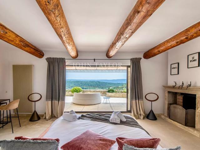 Gordes – Maison de maître avec vue panoramique 500m² Gordes