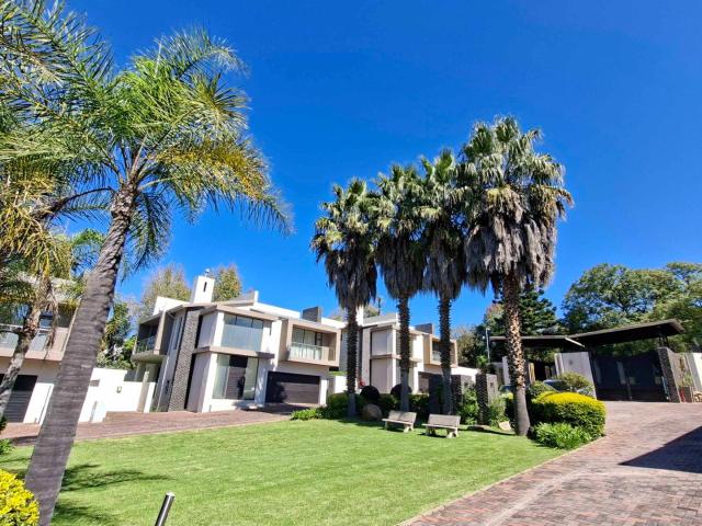 Gorgeous 4 bedroom, 3.5 bathroom Cluster available in Edenburg, Sandton