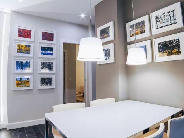 Gorgeous 2 bedroom apartment with AC for rent in upscale Salamanca