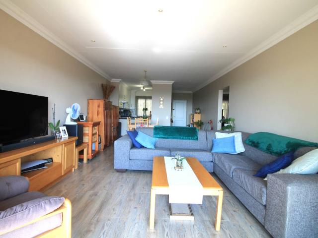 Gorgeous 2 Bedroom Apartment