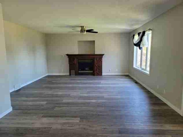 Gorgeous 2 Story Main Suite! Located in Sylvan! 5 Bedroom Apartment for Rent at 6 49 Street Close, Sylvan Lake, AB T4S 1K5