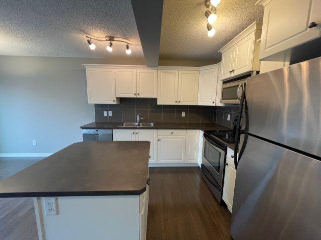 Gorgeous 2 Storey home in The Hamptons