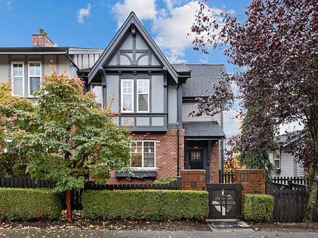 Gorgeous 3 Bed Townhome!