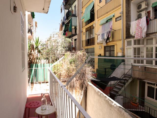 Gorgeous 3 bedroom flat in El poble sec
