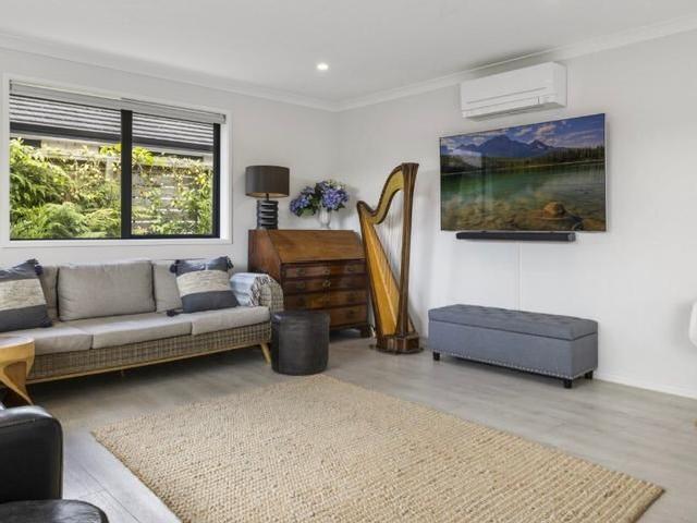 GORGEOUS THREE BEDROOM FULLY FURNISHED