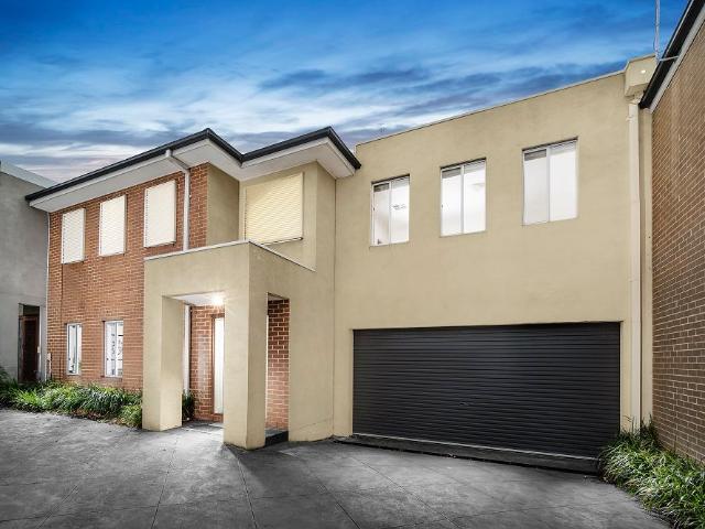 Gorgeous Townhouse in Great Location