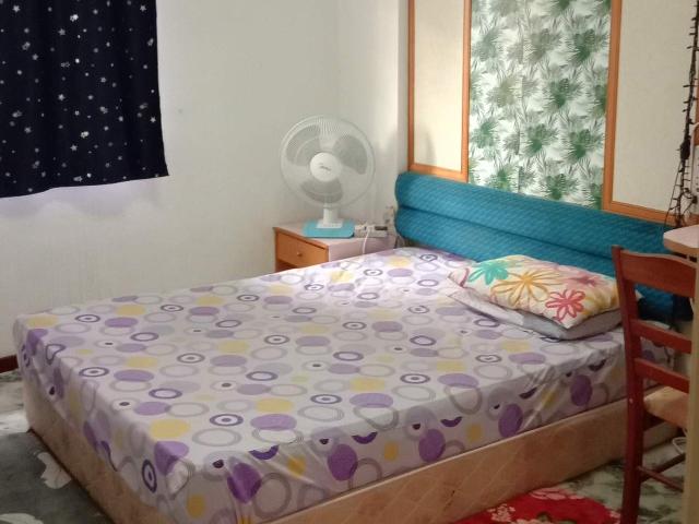 Gorgeous aircond master Room, Male, Bayu Tasik1 Condo, LRT Salak selatan