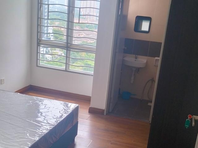 Gorgeous aircond master room, seri puteri condo, 1min cheras lrt