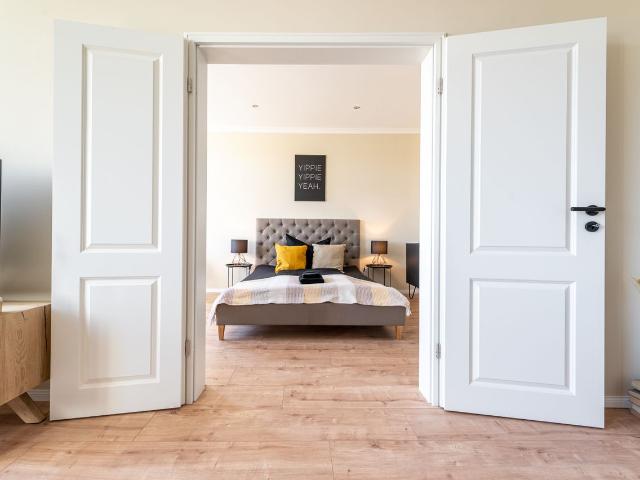 Gorgeous and lovely studio 2 Bedrooms near Elbe River, Dresden Amsterdam Apartments for Rent