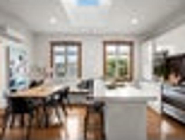 Gorgeous Bungalow with Bonus Space!