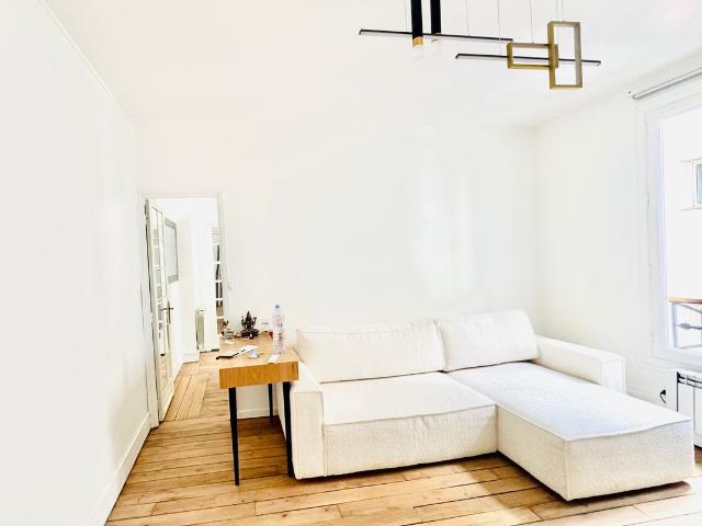 Gorgeous Center Secured and conveniently located, Paris Amsterdam Apartments for Rent