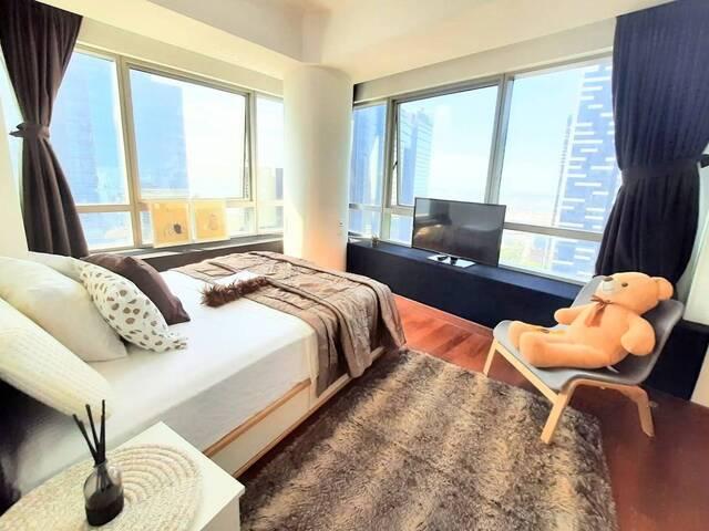 Gorgeous EN suite Big Master Room Downtown MRT