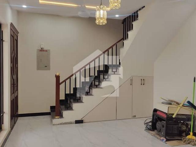 Gorgeous Facing Park 8 Marla House For rent Available In DHA Phase 3 Block B