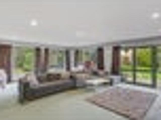 Gorgeous Grand Design Raumati South