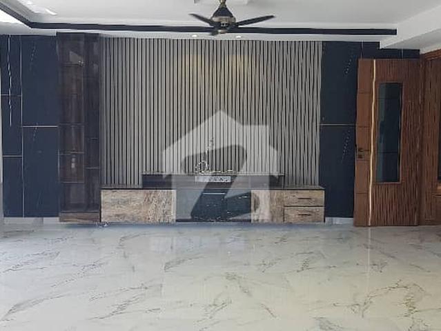 Gorgeous House Prime Location E 7