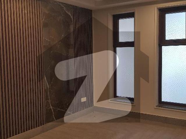 Gorgeous House Prime Location E 7