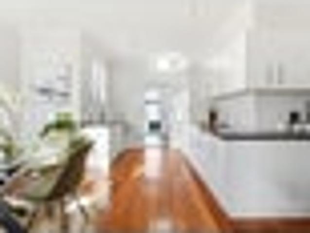 Gorgeous on Godwin – a picture perfect.