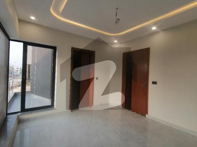 Gorgeous Prime Location 5 Marla House For rent Available In Buch Executive Villas